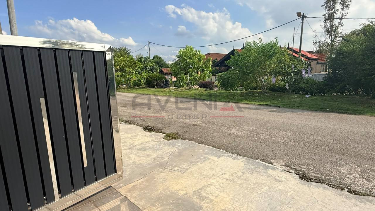 MBI DESAKU 📍 | RENOVATED | BANGLO SETINGKAT | BELOW MARKET VALUE RM55,000 2
