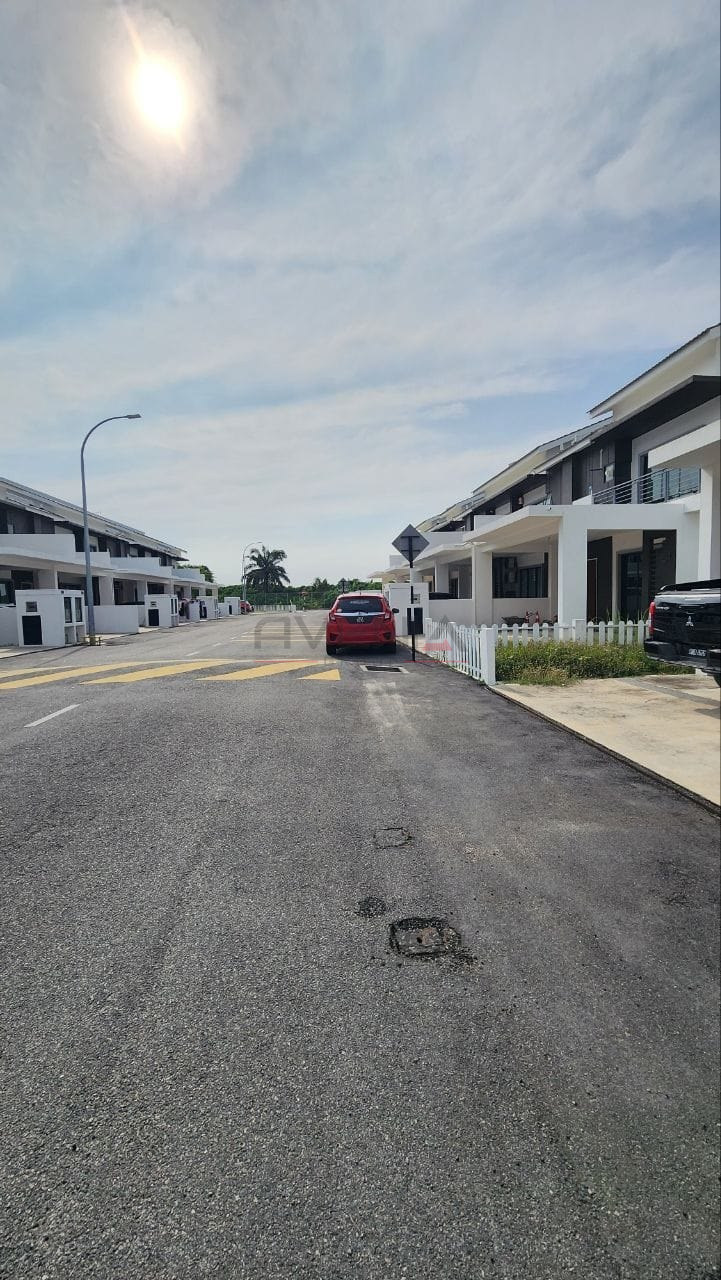 MEKARSARI ANGGUN| END LOT| GATED & GUARDED 📍 | END LOT | RENOVATED | TERES 2 TINGKAT | BELOW MARKET VALUE RM15,000 7
