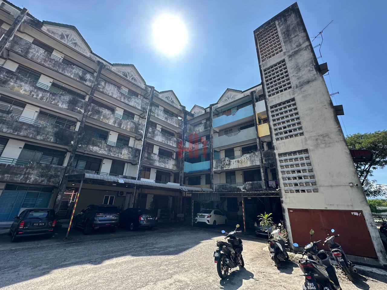 TAMAN AROWANA BLOK A, | FLAT | CASHBACK RM30,000 | FULL LOAN | 📍BOOKING 1K